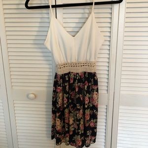 Sleeveless floral summer dress, size S